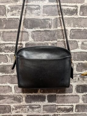 Vintage Coach Metropolis Black Leather Crossbody Bag - Classic Minimalist Style